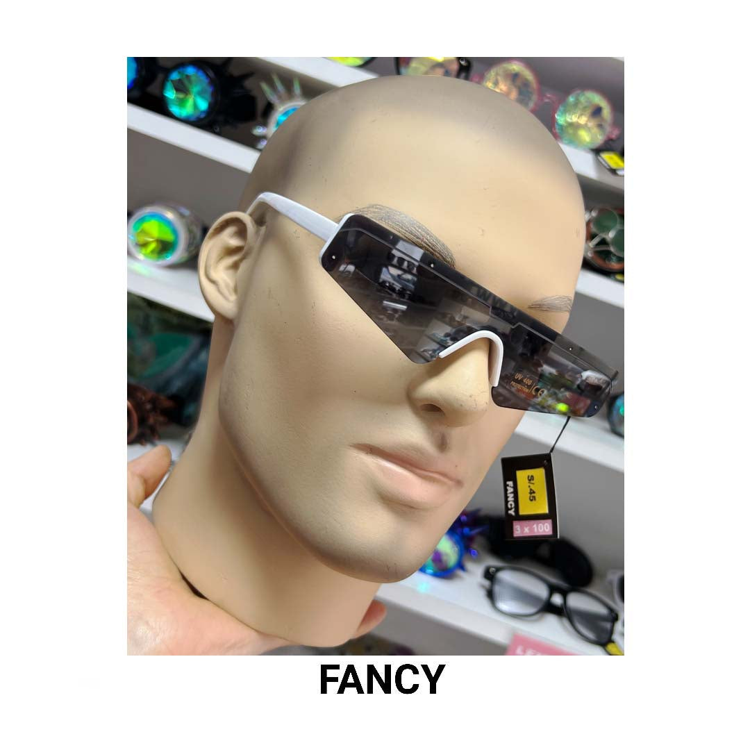 FUTURISTA 2.0 BLACK WHITE