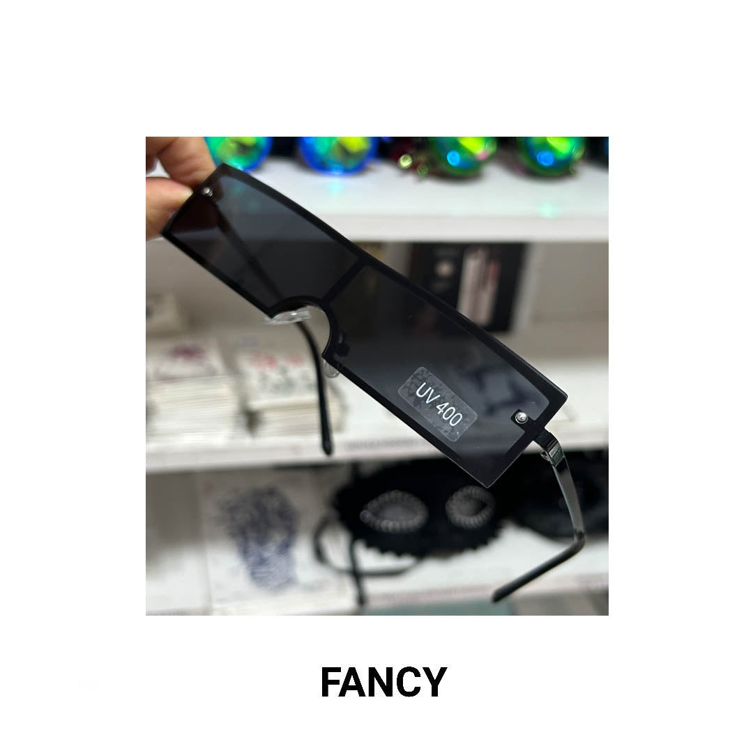 FUTURISTA TOTAL BLACK
