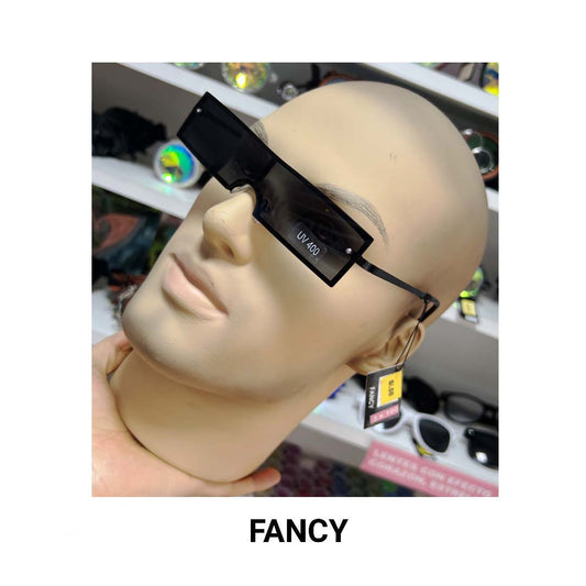 FUTURISTA TOTAL BLACK