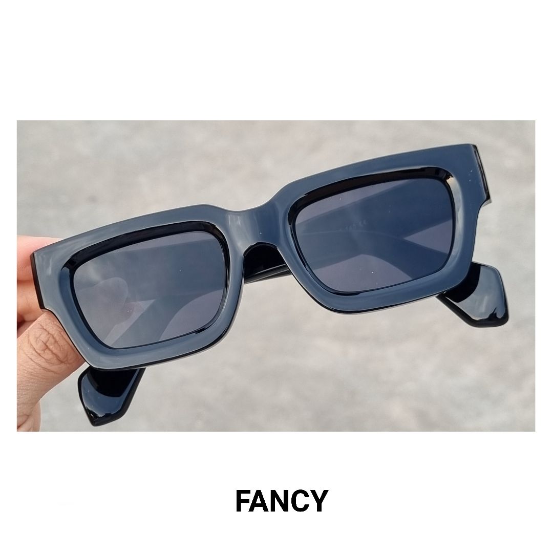 BERGHAIN TOTAL BLACK