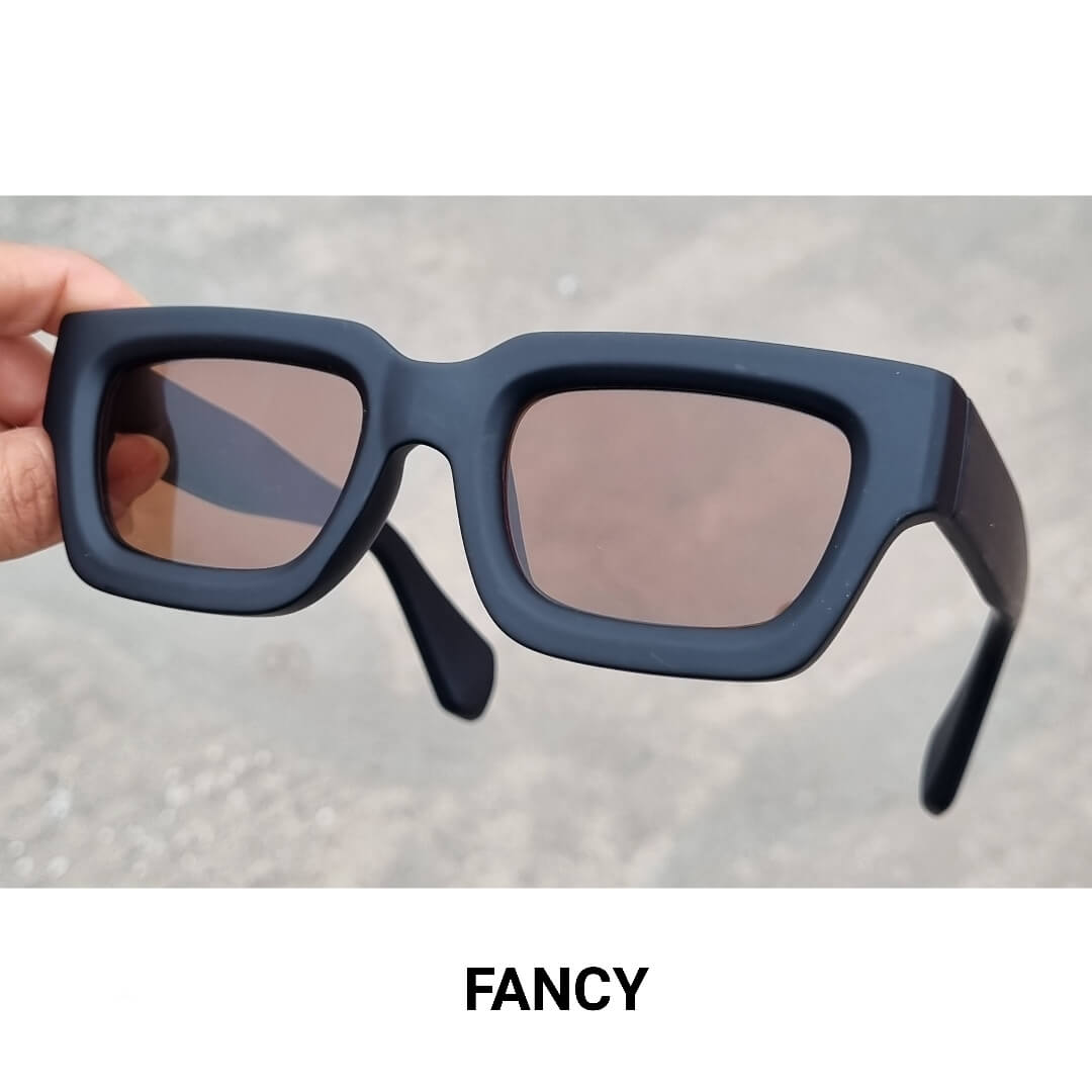 BERGHAIN BLACK BROWN