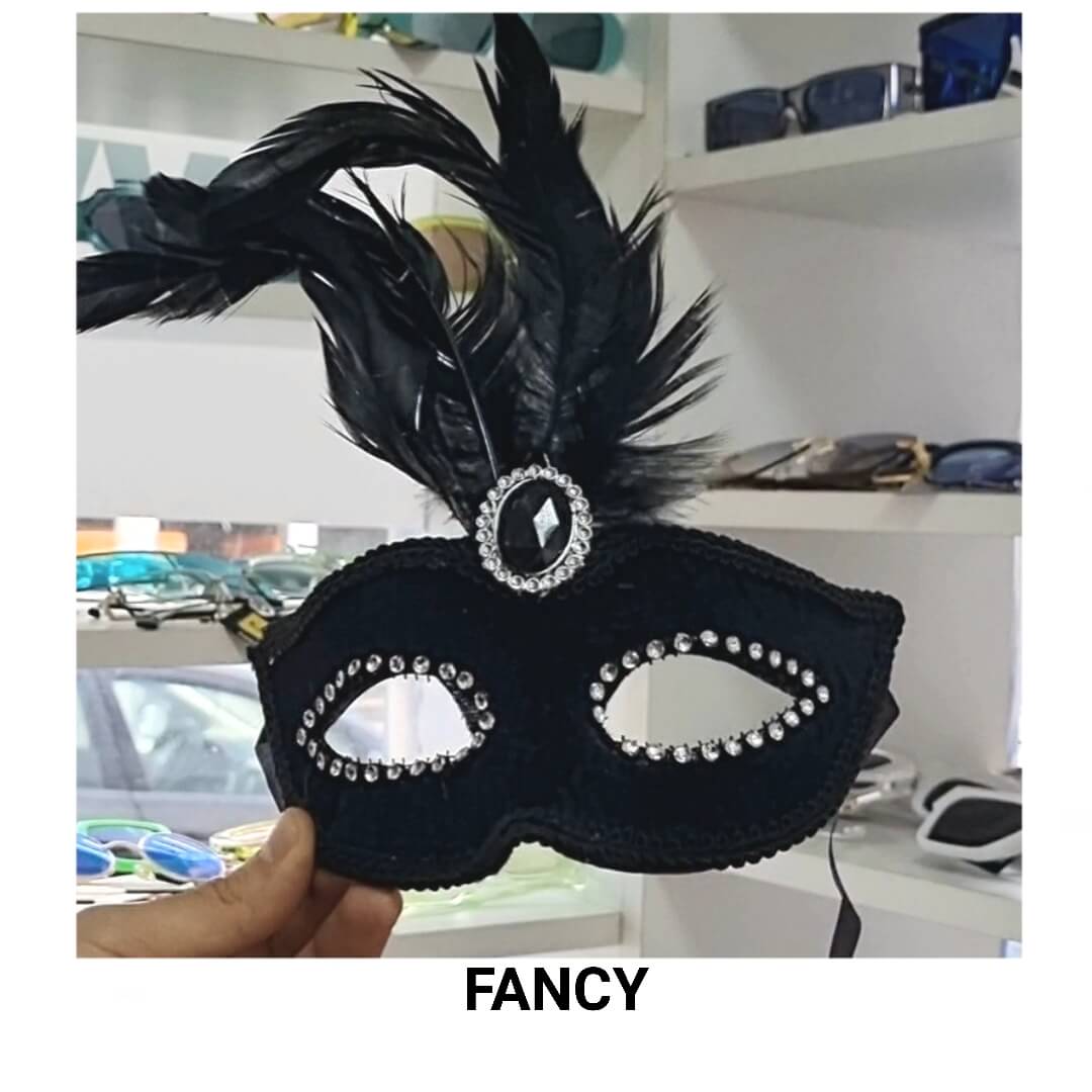 BLACK FEATHER MASK