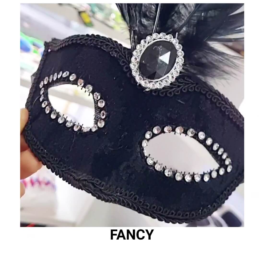 BLACK FEATHER MASK