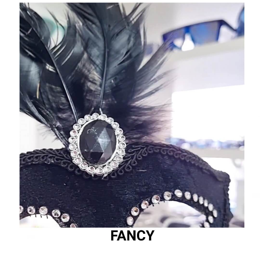 BLACK FEATHER MASK